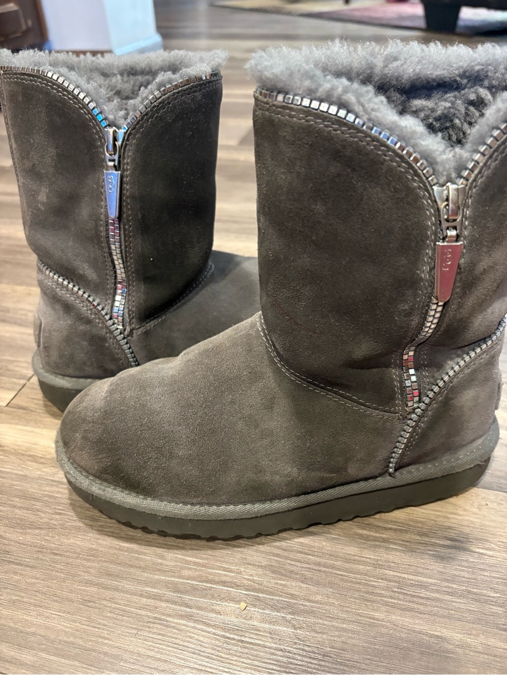 UGG Kids Short Suede Boots in Charcoal Gray with Shearling Trim